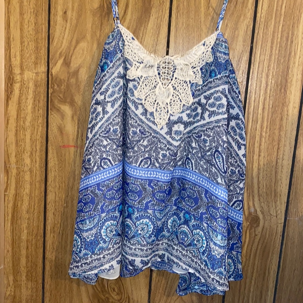 Feels super silky and light weight. Very cute.